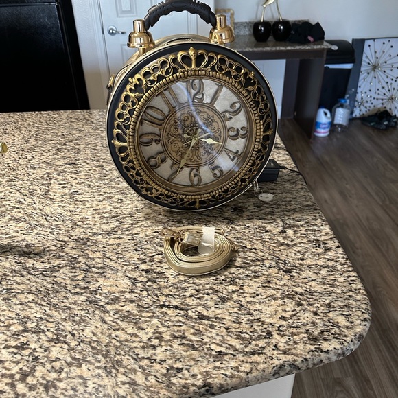 Elegant Black and Gold Wall Clock - Picture 1 of 4